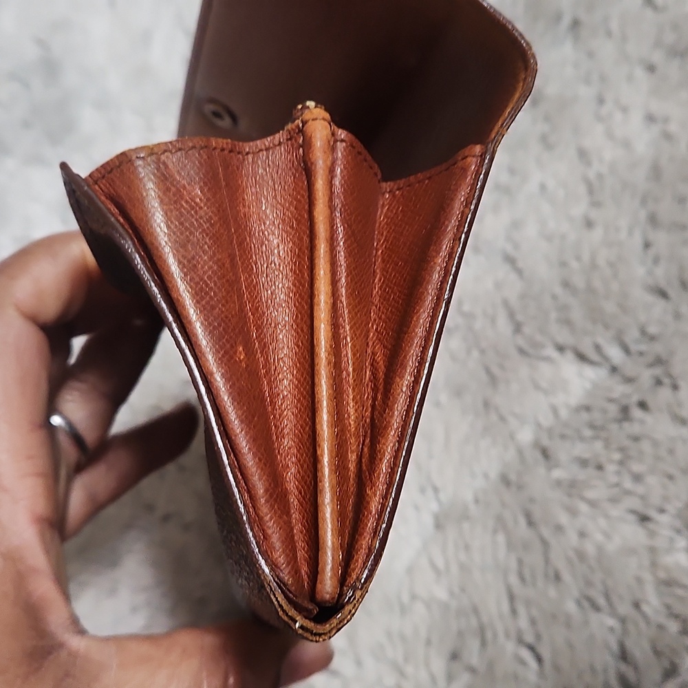 Authentic LV Monogram Wallet - Picture 12 of 16